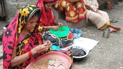 At villages like Natun Chandra, teenage boys and men move out to work, mostly to firecracker units, the women can be seen making a living by rolling beedis on the sides of the street. (HT PHOTO) At villages like Natun Chandra, teenage boys and men move out to work, mostly to firecracker units, the women can be seen making a living by rolling beedis on the sides of the street. (HT PHOTO)