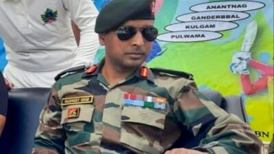 Colonel Manpreet Singh, who was martyred in Anantnag operations on Wednesday, completed 17 years of service. (PTI) Colonel Manpreet Singh, who was martyred in Anantnag operations on Wednesday, completed 17 years of service. (PTI)