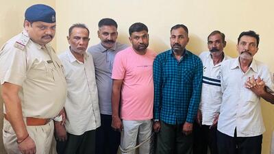 Police said a crime branch team led by inspector Sandeep Kumar arrested suspects Arvind Kumar, Gulbir Singh and Sansar Pal, all home guards, from Kurti in Meerut and Narender Singh from Iffco Chowk in the city on September 7. Mohammad Salim and Sundar Chaudhary were arersted from Paharganj in Delhi on September 10. (HT Photo) Police said a crime branch team led by inspector Sandeep Kumar arrested suspects Arvind Kumar, Gulbir Singh and Sansar Pal, all home guards, from Kurti in Meerut and Narender Singh from Iffco Chowk in the city on September 7. Mohammad Salim and Sundar Chaudhary were arersted from Paharganj in Delhi on September 10. (HT Photo)