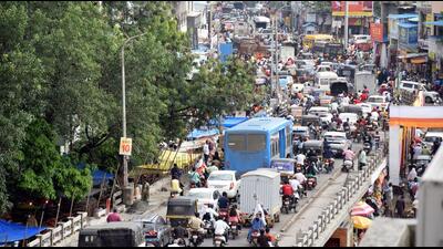 Traffic congestion, one of the most important issues faced by Pimpri-Chinchwad residents, was discussed at the meeting (HT FILE PHOTO) Traffic congestion, one of the most important issues faced by Pimpri-Chinchwad residents, was discussed at the meeting (HT FILE PHOTO)