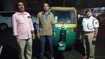 Police apprehended the auto driver who scammed the Bangladeshi vlogger and his girlfriend after the video was widely shared online. (X/@ssnagartrfps) Police apprehended the auto driver who scammed the Bangladeshi vlogger and his girlfriend after the video was widely shared online. (X/@ssnagartrfps)
