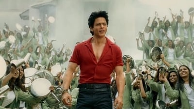 Shah Rukh Khan in a still from Jawan song Zinda Banda.