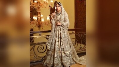 For accessories, Huma opted for traditional Indian jewellery, including a heavy diamond-studded necklace, matching chandbalis earrings and a stone-studded mesmerising headband. (Instagram/@iamhumaq) For accessories, Huma opted for traditional Indian jewellery, including a heavy diamond-studded necklace, matching chandbalis earrings and a stone-studded mesmerising headband. (Instagram/@iamhumaq)