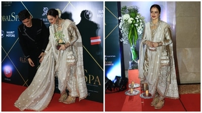 Rekha with Manish Malhotra at an award event. (Varinder Chawla) Rekha with Manish Malhotra at an award event. (Varinder Chawla)