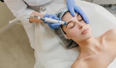 No-downtime skincare treatments are designed to infuse your skin with deep hydration and restore its natural glow. (Freepik ) No-downtime skincare treatments are designed to infuse your skin with deep hydration and restore its natural glow. (Freepik )