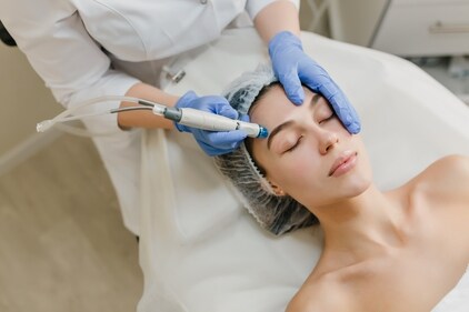 No-downtime skincare treatments are designed to infuse your skin with deep hydration and restore its natural glow. (Freepik ) No-downtime skincare treatments are designed to infuse your skin with deep hydration and restore its natural glow. (Freepik )