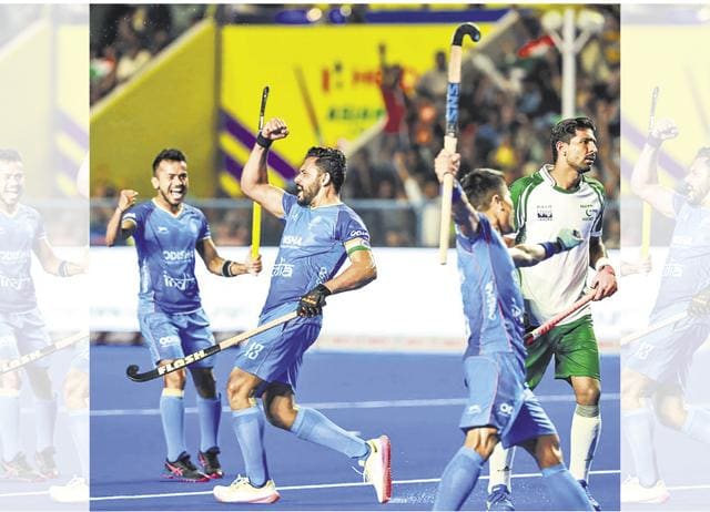 Currently, the men’s hockey team practises a good five hours a day. Currently, the men’s hockey team practises a good five hours a day.