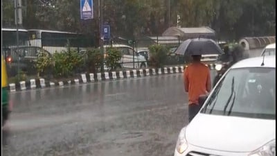 IMD asked people to stay indoors or take shelter in safe areas. (ANI) IMD asked people to stay indoors or take shelter in safe areas. (ANI)