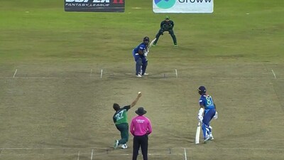 Charith Asalanka (on strike) kept his calm in the last-ball thriller Charith Asalanka (on strike) kept his calm in the last-ball thriller