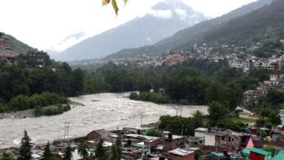 The MeT warned of heavy rains at isolated places in Mandi, Bilaspur, Chamba, Kangra, Solan and Sirmaur districts on Friday (HT Photo)