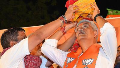 Union Jal Shakti minister Gajendra Singh Shekhawat at the BJP’s Parivartan Sankalp Yatra in Bikaner ) (ANI)