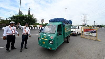 The route from the NH-48 to Nirmal Dham Nala (Urban Extension Road-II) in Delhi will be impacted throughout the day. (Sunil Ghosh/HT file) The route from the NH-48 to Nirmal Dham Nala (Urban Extension Road-II) in Delhi will be impacted throughout the day. (Sunil Ghosh/HT file)