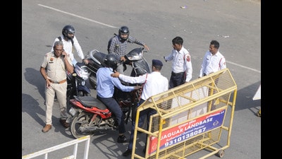 At the beginning of the year, there were 15 identified “black spots” prone to accidents, but currently, only seven remain, police said. (Parveen Kumar /HT Photo) At the beginning of the year, there were 15 identified “black spots” prone to accidents, but currently, only seven remain, police said. (Parveen Kumar /HT Photo)