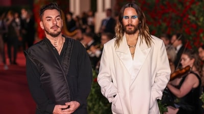 Jared Leto makes an appearance at the Vogue World event in London dressed in an all-white outfit and head-turning glam. (Vianney Le Caer/Invision/AP) Jared Leto makes an appearance at the Vogue World event in London dressed in an all-white outfit and head-turning glam. (Vianney Le Caer/Invision/AP)