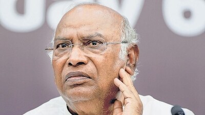Mallikarjun Kharge (PTI) Mallikarjun Kharge (PTI)