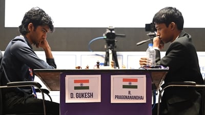 Grandmaster D Gukesh (L) and R Praggnanandhaa (R) play chess (Hindustan Times) Grandmaster D Gukesh (L) and R Praggnanandhaa (R) play chess (Hindustan Times)