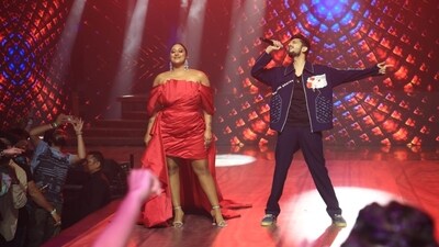 Raja Kumari and Anirudh Ravichander sang the Jawan title track at the film event on Friday. The song is a massive hit and adds to the mood of the film which continues to create history each day. Raja Kumari and Anirudh Ravichander sang the Jawan title track at the film event on Friday. The song is a massive hit and adds to the mood of the film which continues to create history each day. 