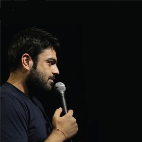 Comic Manik Mahna is an art lover. Comic Manik Mahna is an art lover.