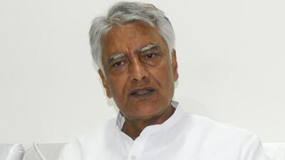 Bharatiya Janata Party (BJP)’s Punjab unit president Sunil Jakhar said the ruling AAP has come to power by befooling people and making false promises in the name of change in the state. (HT File)