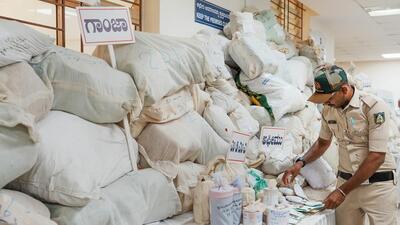 FILE PHOTO--Police on Saturday seized drugs worth ₹7.89 crore and arrested 14 peddlers including three foreigners in Karnataka. (PTI) FILE PHOTO--Police on Saturday seized drugs worth ₹7.89 crore and arrested 14 peddlers including three foreigners in Karnataka. (PTI)