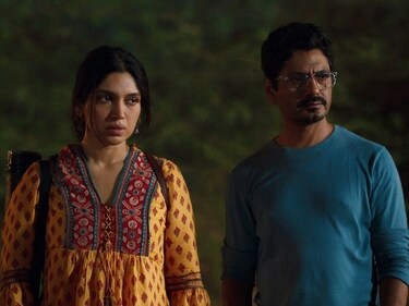 This movie revolves around an advertising professional (Nawazuddin Siddiqui) and a political heiress (Bhumi Pednekar), whose lives are upended by a viral social media rumour. This movie revolves around an advertising professional (Nawazuddin Siddiqui) and a political heiress (Bhumi Pednekar), whose lives are upended by a viral social media rumour.