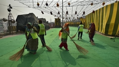 Sanitation workers (HT Archive) Sanitation workers (HT Archive)
