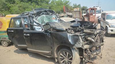 The mangled remains of BJP MP Satish Chandra Dubey’s vehicle after the accident. (Santosh Kumar/HT)