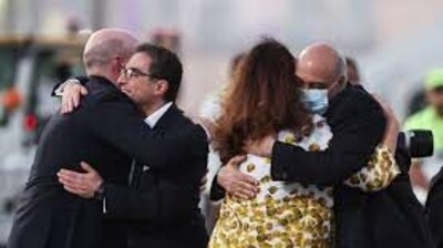 Four men and one woman prisoners were released from Tehran, Iran when the US released nearly $5.9 billion worth of assets that Iran earned by selling oil to South Korea. (REUTERS) Four men and one woman prisoners were released from Tehran, Iran when the US released nearly $5.9 billion worth of assets that Iran earned by selling oil to South Korea. (REUTERS)