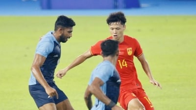 At half-time in their Asian Games opener at Huanglong Sports Center Stadium, India were on level terms against hosts China. (@IndianFootball) At half-time in their Asian Games opener at Huanglong Sports Center Stadium, India were on level terms against hosts China. (@IndianFootball)