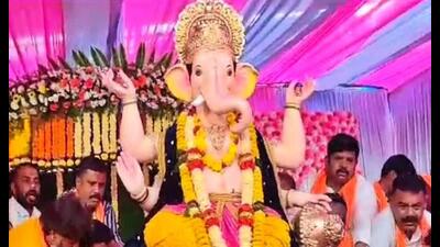 Police said security arrangements with over 2k CCTV cameras and more than 5k police personnel have been deployed to ensure the safety during the festival celebrations. (HT) Police said security arrangements with over 2k CCTV cameras and more than 5k police personnel have been deployed to ensure the safety during the festival celebrations. (HT)