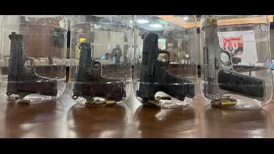 The pistols seized by the police. (HT photo) The pistols seized by the police. (HT photo)