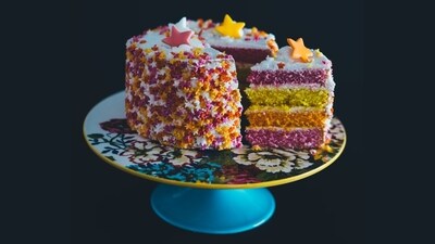 The man expressed that he informed the outlet in advance and had been given the go-ahead to bring his own cake. (Representational Image: Unsplash/ Annie Spratt) The man expressed that he informed the outlet in advance and had been given the go-ahead to bring his own cake. (Representational Image: Unsplash/ Annie Spratt)