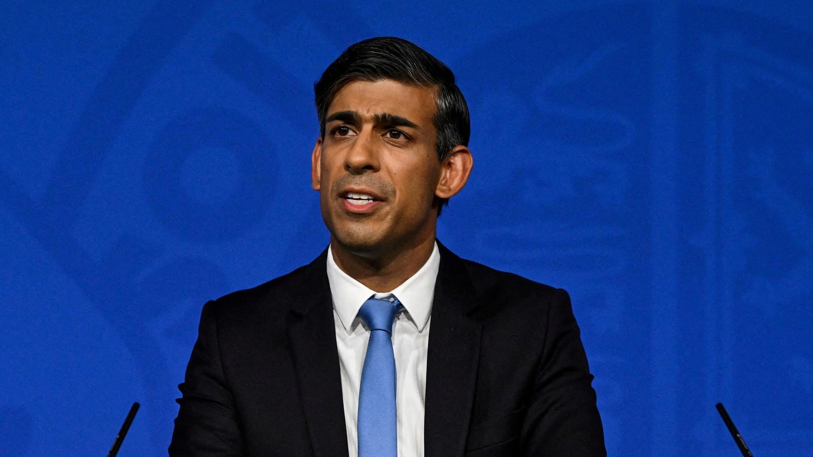 UK PM Rishi Sunak delays ban on new gas, diesel cars by 5 years - Vimarsana News