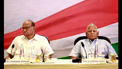 After Ajit Pawar’s road show, the Nationalist Congress Party (NCP) city unit has planned a public rally for Sharad Pawar in the city. (HT PHOTO)