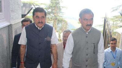 Chief minister Sukhvinder Sukhu (right) arriving at the Vidhan Sabha in Shimla. (Deepak sansta/HT) Chief minister Sukhvinder Sukhu (right) arriving at the Vidhan Sabha in Shimla. (Deepak sansta/HT)