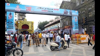 Most of the famous Ganpati pandals are in Peth areas, where devotees have a place to park their vehicles. (RAHUL RAUT/ HT PHOTO) Most of the famous Ganpati pandals are in Peth areas, where devotees have a place to park their vehicles. (RAHUL RAUT/ HT PHOTO)