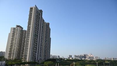 Sector 102 on the outer Dwarka expressway. The Upper Dwarka Expressway is a master sector road that lies parallel to the Dwarka Expressway from Sector 99 to Sector 114 and further onwards to Najafgarh Road in Delhi near Chawla. (Parveen Kumar/HT Photo) Sector 102 on the outer Dwarka expressway. The Upper Dwarka Expressway is a master sector road that lies parallel to the Dwarka Expressway from Sector 99 to Sector 114 and further onwards to Najafgarh Road in Delhi near Chawla. (Parveen Kumar/HT Photo)