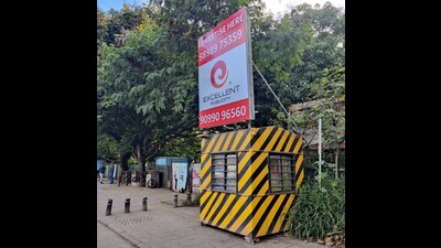 The booths have been under-utilised as traffic cops are found on roads regulating the traffic. (RAHUL RAUT/ HT PHOTO) The booths have been under-utilised as traffic cops are found on roads regulating the traffic. (RAHUL RAUT/ HT PHOTO)