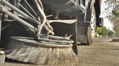 The civic body currently has a fleet of 52 mechanical road sweepers, while the city’s inner colony road network (5-60ft) is cleaned daily by 50,000 sanitation workers. (HT Archive)