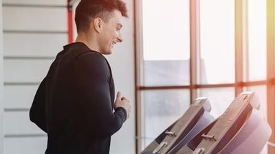 Heart attacks while exercising on treadmills have raised concerns among medical experts. (Freepik) Heart attacks while exercising on treadmills have raised concerns among medical experts. (Freepik)