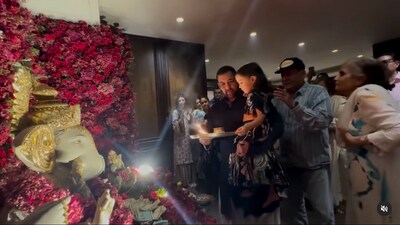 Salman Khan performing aarti with his family.