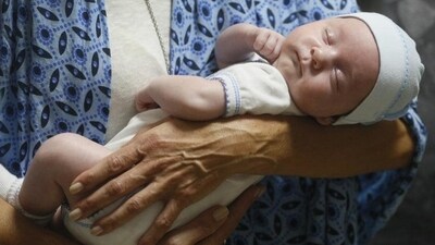 Dengue can spread to newborns from mothers around delivery time. This is a very rare occurrence, but it is possible for the virus to pass from the mother to the baby through the placenta or during delivery. Pic for representational purpose only (AP) Dengue can spread to newborns from mothers around delivery time. This is a very rare occurrence, but it is possible for the virus to pass from the mother to the baby through the placenta or during delivery. Pic for representational purpose only (AP)