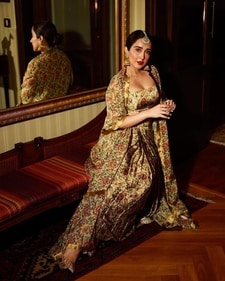 This exhibition hosted by Vanita Bhatia has previously been held in Dubai, too. This exhibition hosted by Vanita Bhatia has previously been held in Dubai, too.
