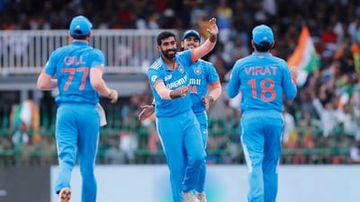 Jasprit Bumrah and teammates celebrate the dismissal of Sri Lanka's Kusal Perera in the Asia Cup 2023 final match (ANI)