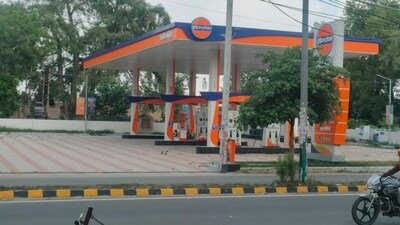 In India, fuel prices are decided as per global rates (Representational Image) In India, fuel prices are decided as per global rates (Representational Image)