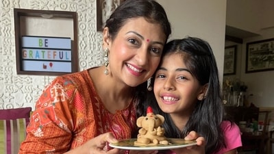 Juhi Parmar on making an atta ganpati idol with daughter Samairra Juhi Parmar on making an atta ganpati idol with daughter Samairra