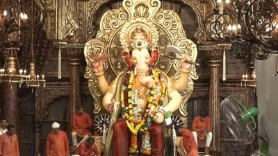 Devotees, including celebrities, thronged the Lalbaugcha Raja in Mumbai to celebrate Ganesh Chaturthi 2023. (YouTube) Devotees, including celebrities, thronged the Lalbaugcha Raja in Mumbai to celebrate Ganesh Chaturthi 2023. (YouTube)