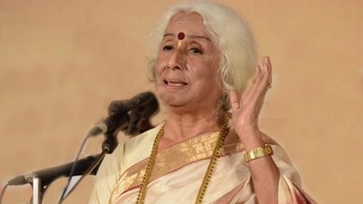 Prabha Atre performing at VNIT, Nagpur, during the SPIC MACAY’s eighth International convention in June 2023. (Swaramayi Gurukul) Prabha Atre performing at VNIT, Nagpur, during the SPIC MACAY’s eighth International convention in June 2023. (Swaramayi Gurukul)