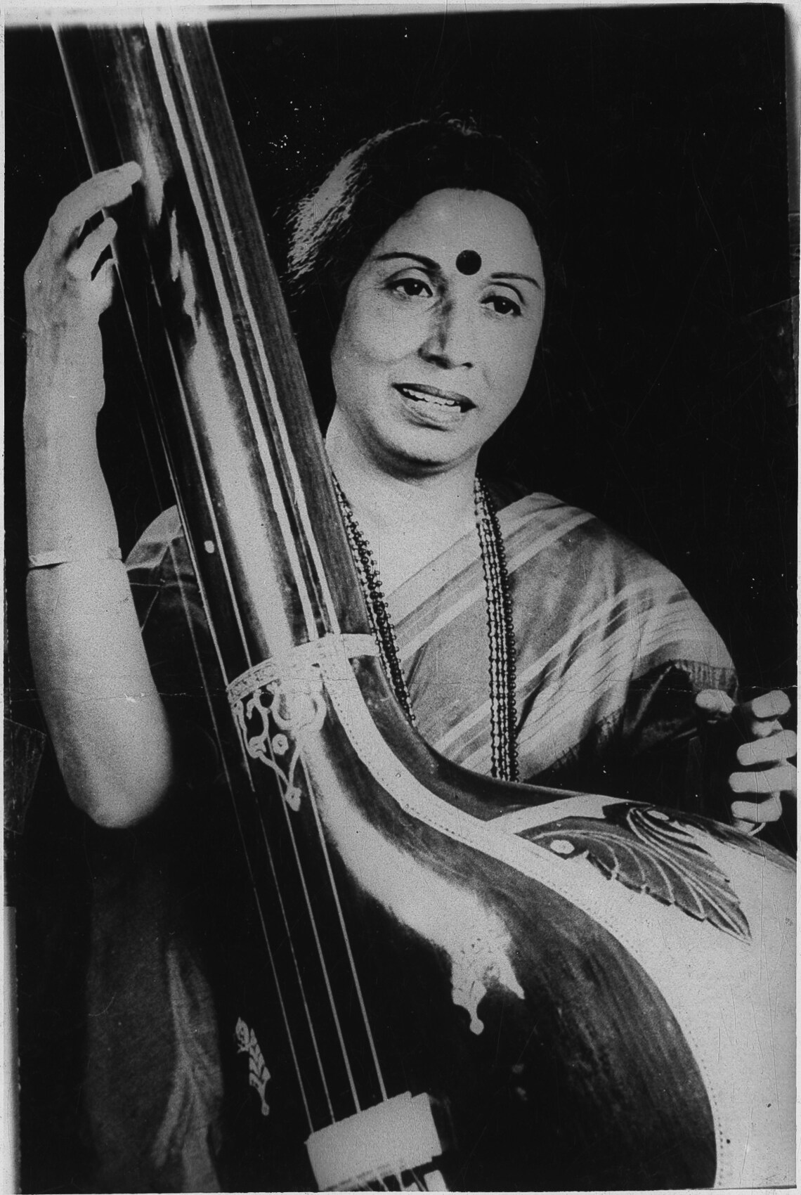 Prabha Atre performing in a photograph dated 18 March 1989 (HT Photo) Prabha Atre performing in a photograph dated 18 March 1989 (HT Photo)