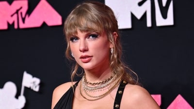 (FILES) US singer Taylor Swift arrives for the MTV Video Music Awards at the Prudential Center in Newark, New Jersey, on September 12, 2023. She already rules music, so now it's on to Tinseltown: Taylor Swift's concert documentary is poised to dominate the fall movie season, challenging the hegemony of film studios and consecrating her business empire. Swift is taking a break from her wildly popular tour that began in March -- performance will resume in November and run late into next year. But in the meantime, the 33-year-old is hitting the silver screen: "Taylor Swift: The Eras Tour" is slated for release on October 13, and has already broken the record for pre-sales in the United States in one day, with $37 million in revenue. (AFP) (FILES) US singer Taylor Swift arrives for the MTV Video Music Awards at the Prudential Center in Newark, New Jersey, on September 12, 2023. She already rules music, so now it's on to Tinseltown: Taylor Swift's concert documentary is poised to dominate the fall movie season, challenging the hegemony of film studios and consecrating her business empire. Swift is taking a break from her wildly popular tour that began in March -- performance will resume in November and run late into next year. But in the meantime, the 33-year-old is hitting the silver screen: "Taylor Swift: The Eras Tour" is slated for release on October 13, and has already broken the record for pre-sales in the United States in one day, with $37 million in revenue. (AFP)